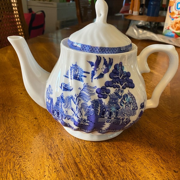 1 Cuthbertson 20 oz Blue Willow Tea Pot - Picture 2 of 13